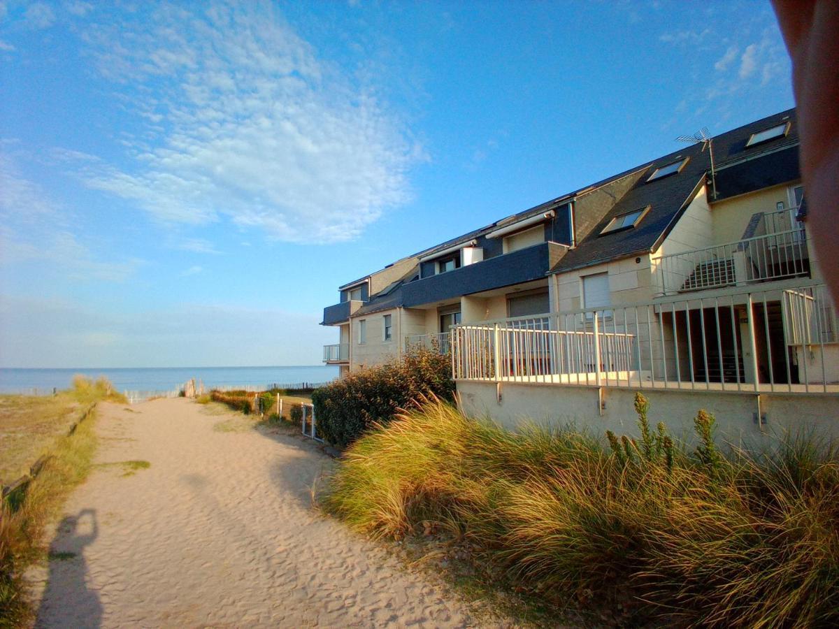 Apartamento Duplex Les Pieds Dans L' Eau Jullouville-les-Pins Exterior foto
