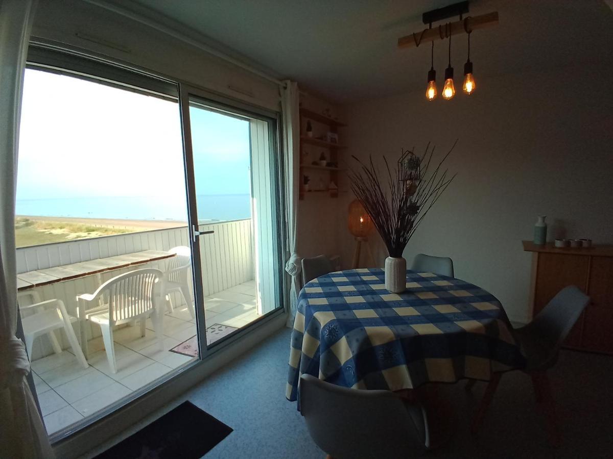 Apartamento Duplex Les Pieds Dans L' Eau Jullouville-les-Pins Exterior foto