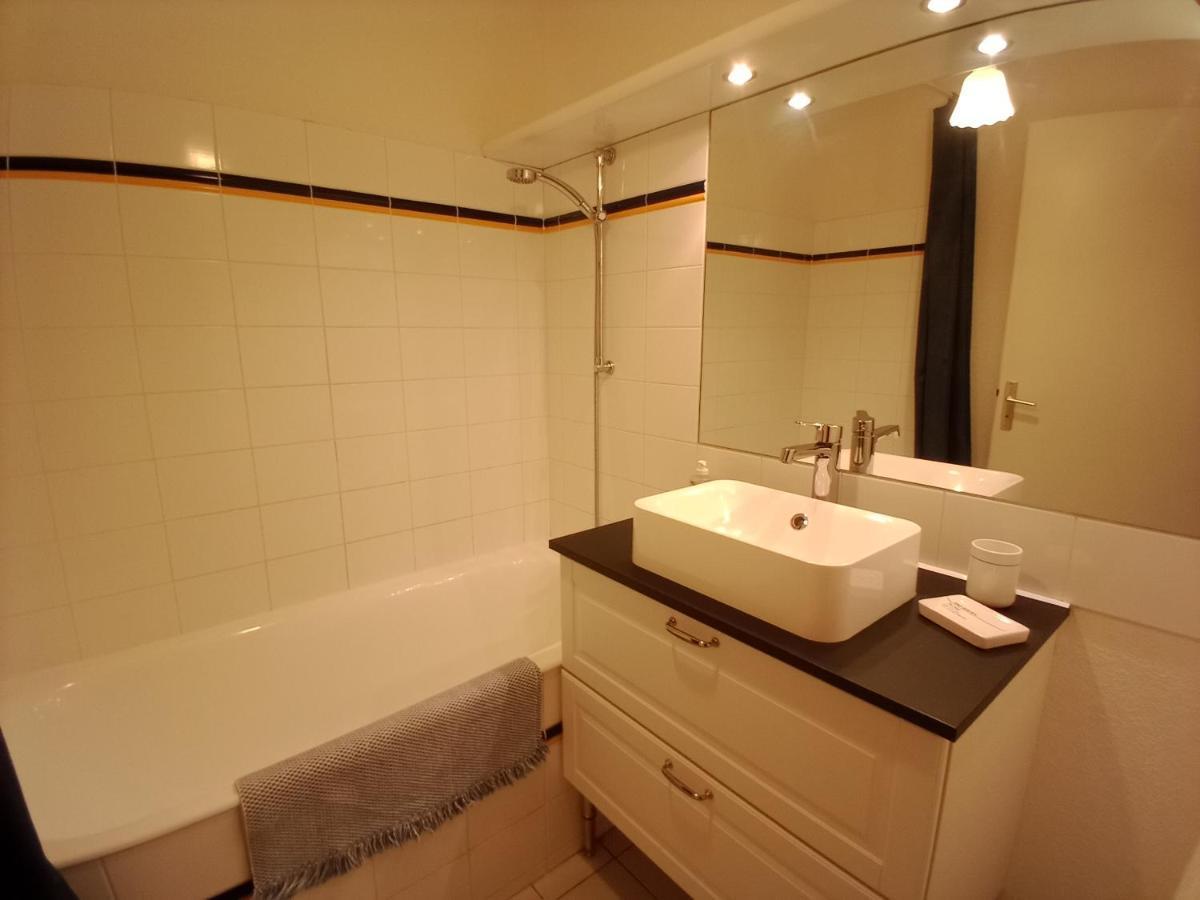 Apartamento Duplex Les Pieds Dans L' Eau Jullouville-les-Pins Exterior foto