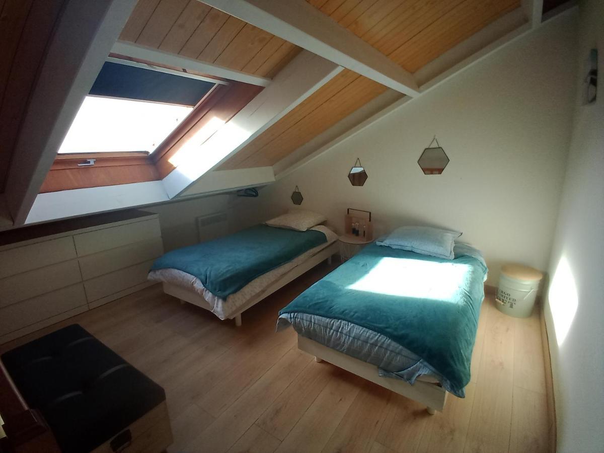 Apartamento Duplex Les Pieds Dans L' Eau Jullouville-les-Pins Exterior foto