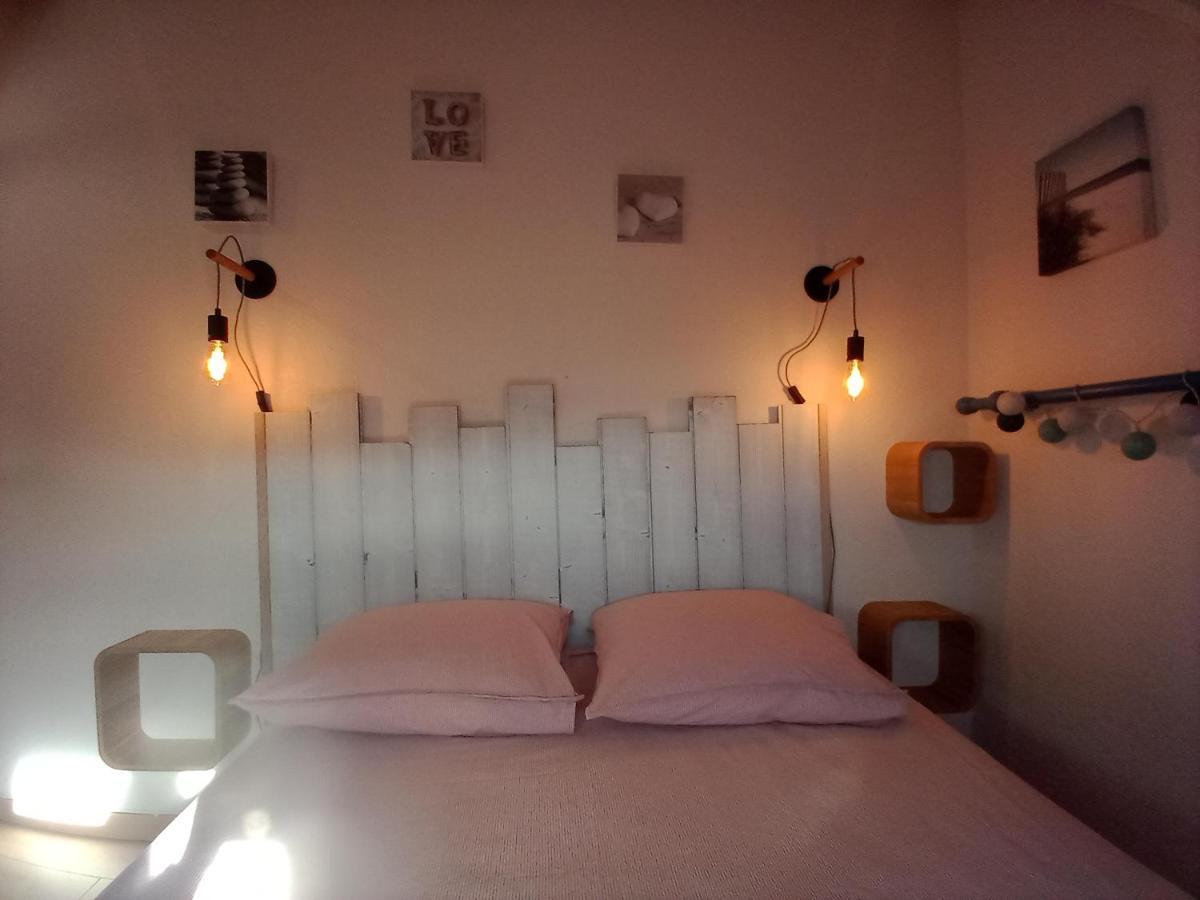 Apartamento Duplex Les Pieds Dans L' Eau Jullouville-les-Pins Exterior foto